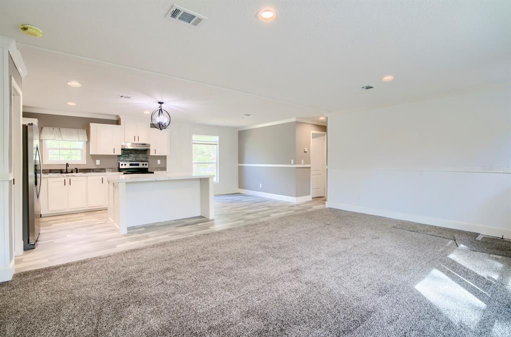 待售: $299,000 (3 贝兹, 2 浴室, 1352 平方英尺)