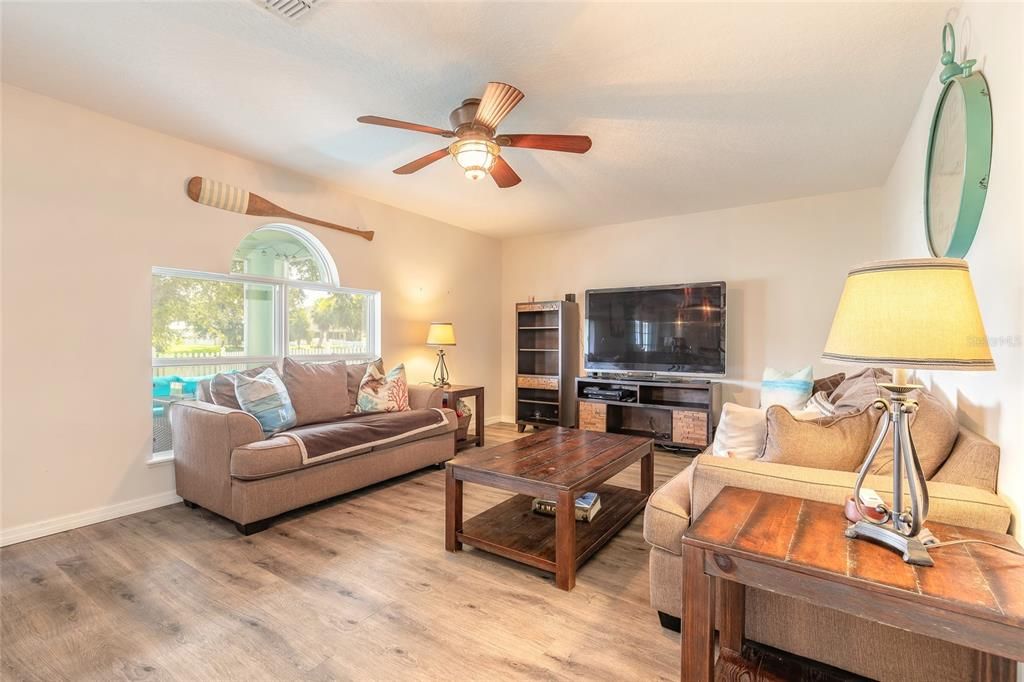 For Sale: $425,000 (4 beds, 2 baths, 2761 Square Feet)