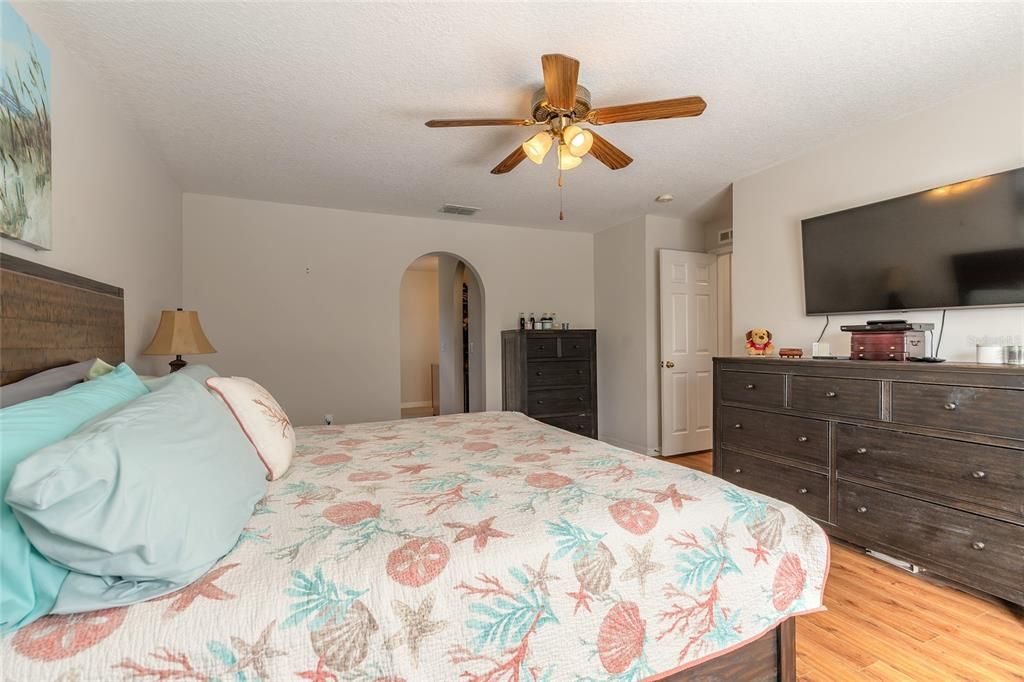 For Sale: $425,000 (4 beds, 2 baths, 2761 Square Feet)