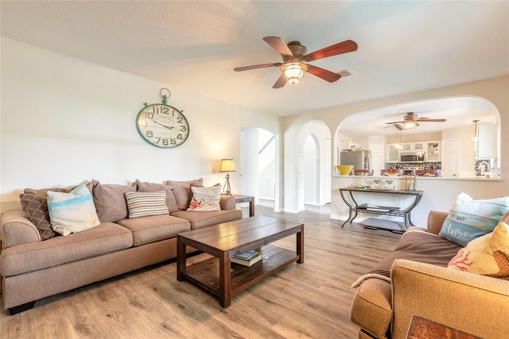 For Sale: $425,000 (4 beds, 2 baths, 2761 Square Feet)