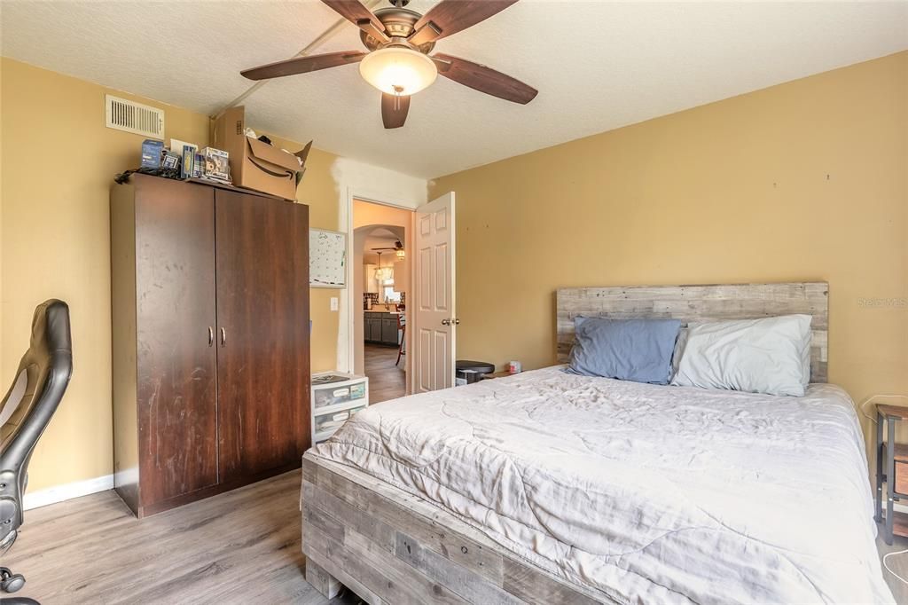 For Sale: $425,000 (4 beds, 2 baths, 2761 Square Feet)