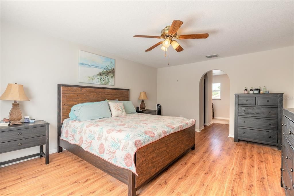 For Sale: $425,000 (4 beds, 2 baths, 2761 Square Feet)