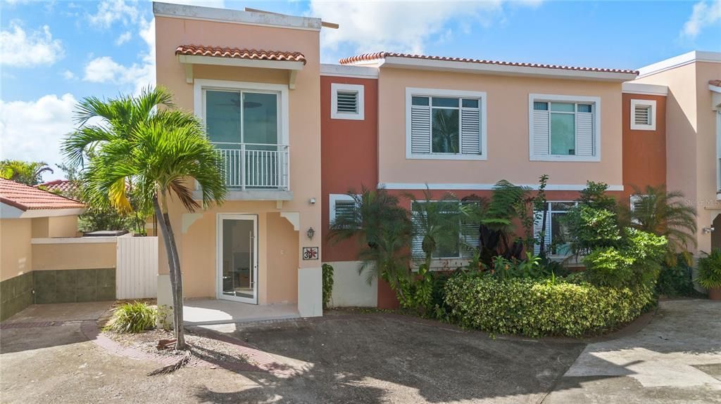 待售: $1,495,000 (4 贝兹, 3 浴室, 2400 平方英尺)