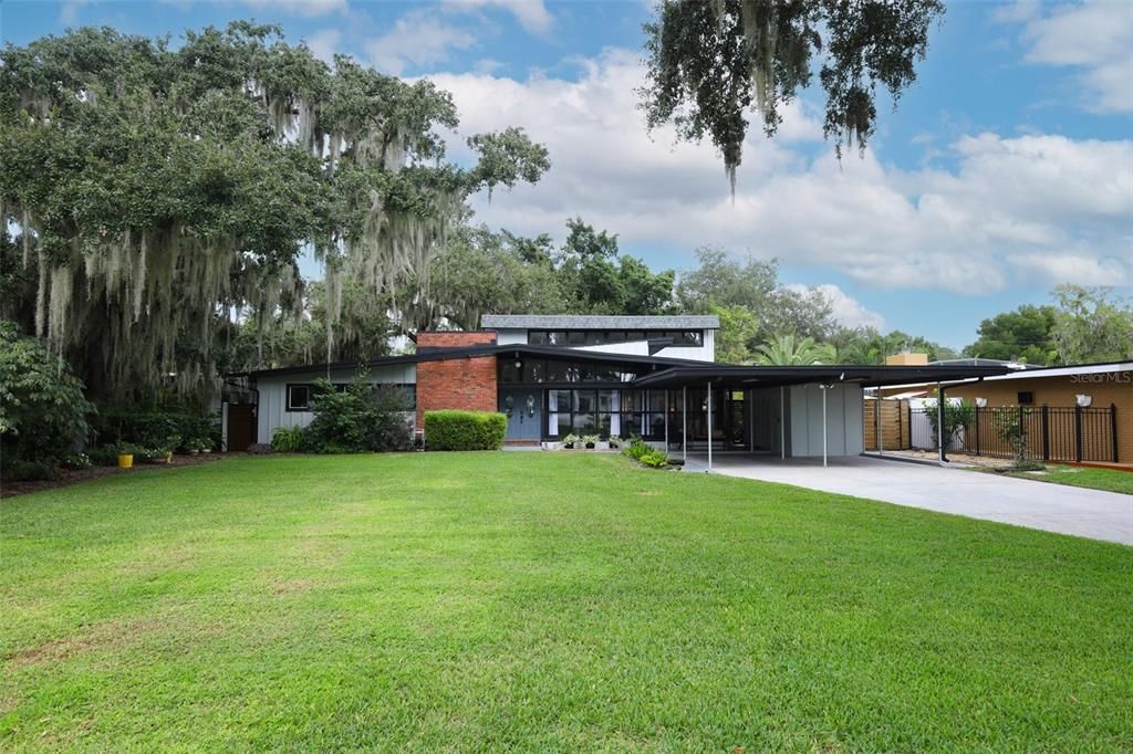 Recently Sold: $585,000 (3 beds, 2 baths, 2062 Square Feet)