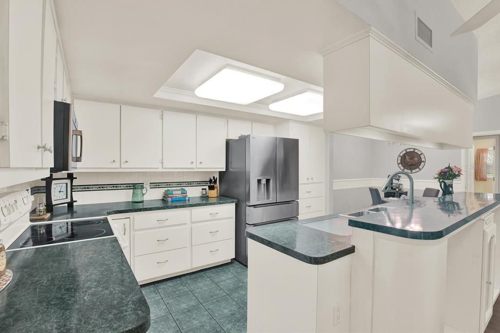 For Sale: $289,000 (3 beds, 2 baths, 2090 Square Feet)