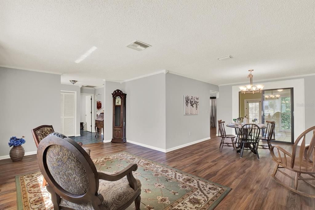 For Sale: $289,000 (3 beds, 2 baths, 2090 Square Feet)