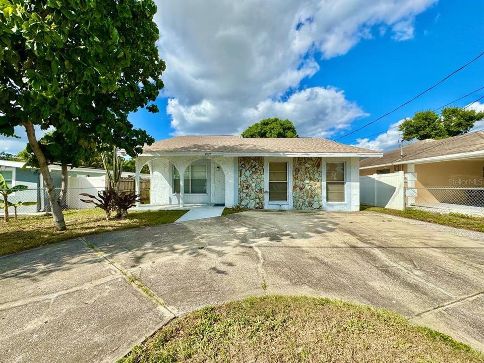 En Renta: $2,200 (3 camas, 2 baños, 1265 Pies cuadrados)