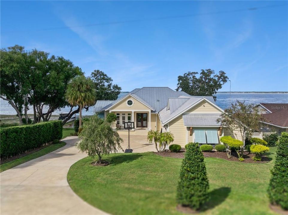 For Sale: $2,490,000 (7 beds, 4 baths, 5046 Square Feet)