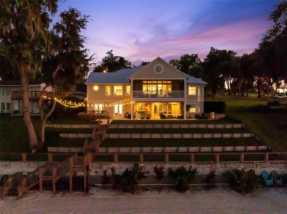 For Sale: $2,490,000 (7 beds, 4 baths, 5046 Square Feet)