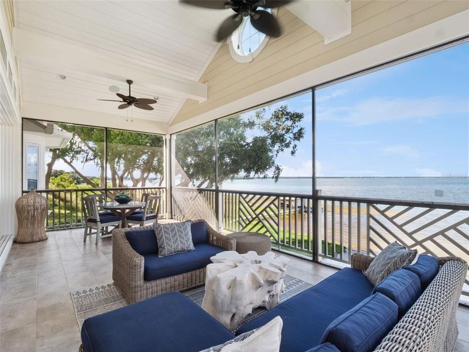 For Sale: $2,490,000 (7 beds, 4 baths, 5046 Square Feet)