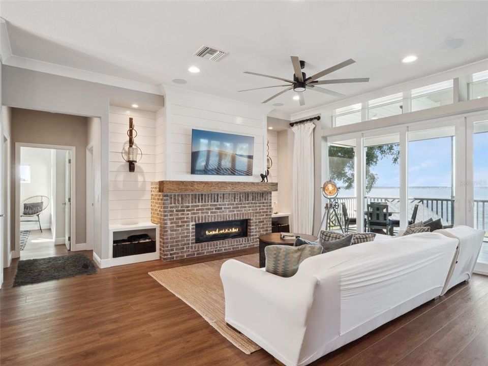 For Sale: $2,490,000 (7 beds, 4 baths, 5046 Square Feet)