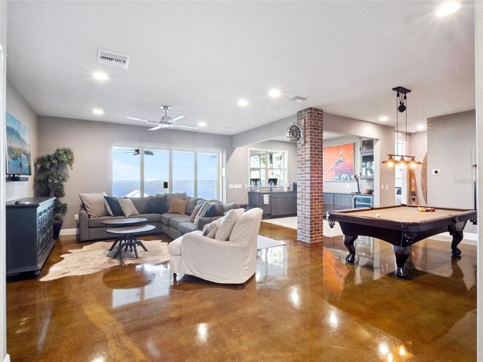 For Sale: $2,490,000 (7 beds, 4 baths, 5046 Square Feet)