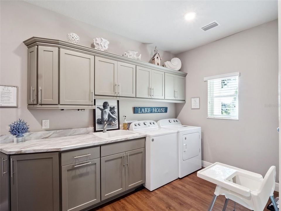 For Sale: $2,490,000 (7 beds, 4 baths, 5046 Square Feet)