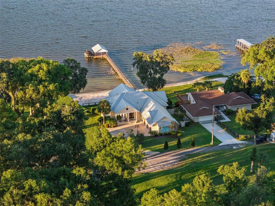 For Sale: $2,490,000 (7 beds, 4 baths, 5046 Square Feet)