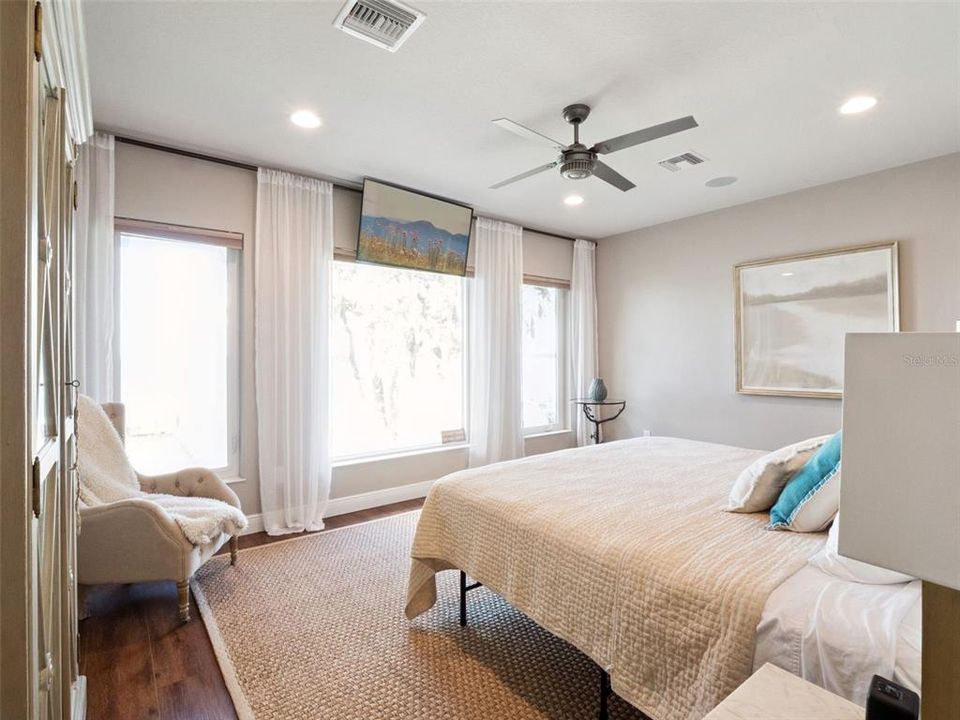 For Sale: $2,490,000 (7 beds, 4 baths, 5046 Square Feet)