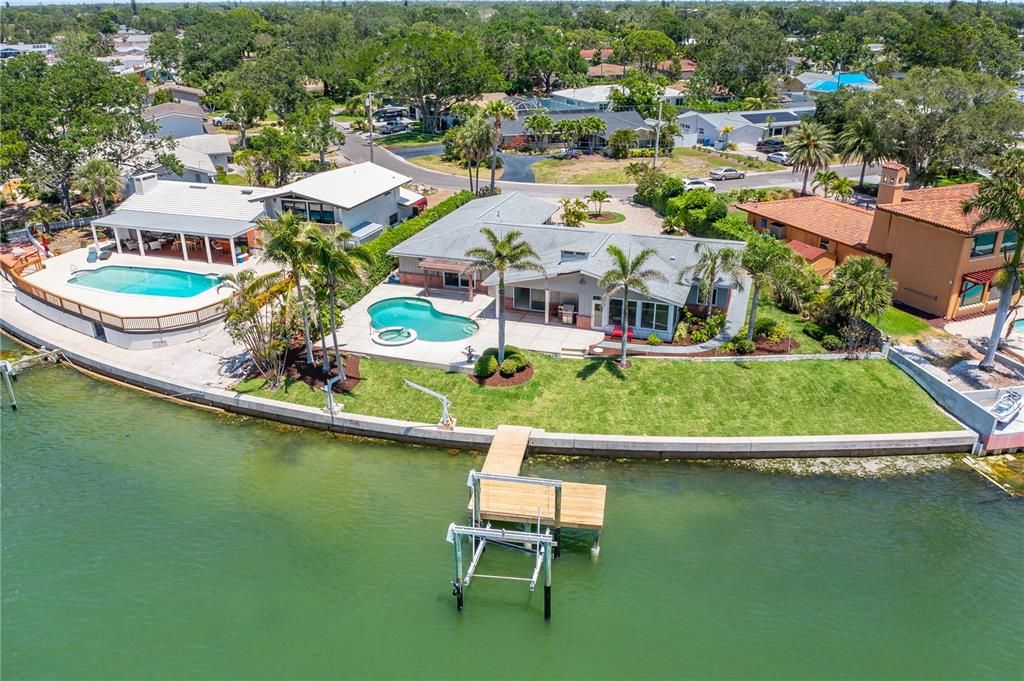 合同活跃: $1,599,999 (3 贝兹, 2 浴室, 2889 平方英尺)