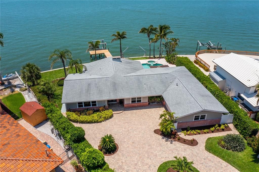 合同活跃: $1,599,999 (3 贝兹, 2 浴室, 2889 平方英尺)