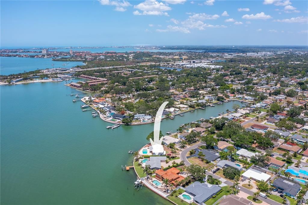 合同活跃: $1,599,999 (3 贝兹, 2 浴室, 2889 平方英尺)