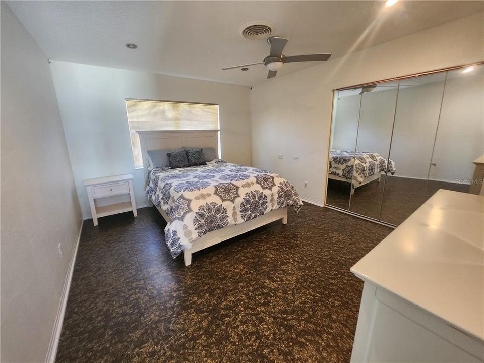 合同活跃: $1,599,999 (3 贝兹, 2 浴室, 2889 平方英尺)