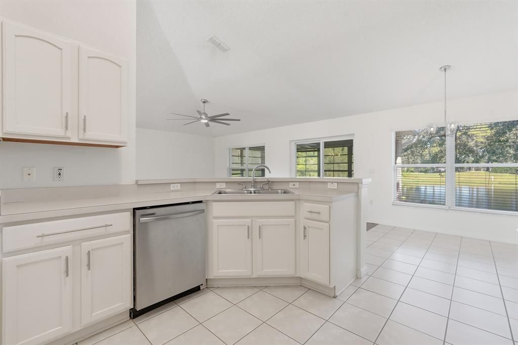 En Venta: $310,000 (3 camas, 2 baños, 1747 Pies cuadrados)