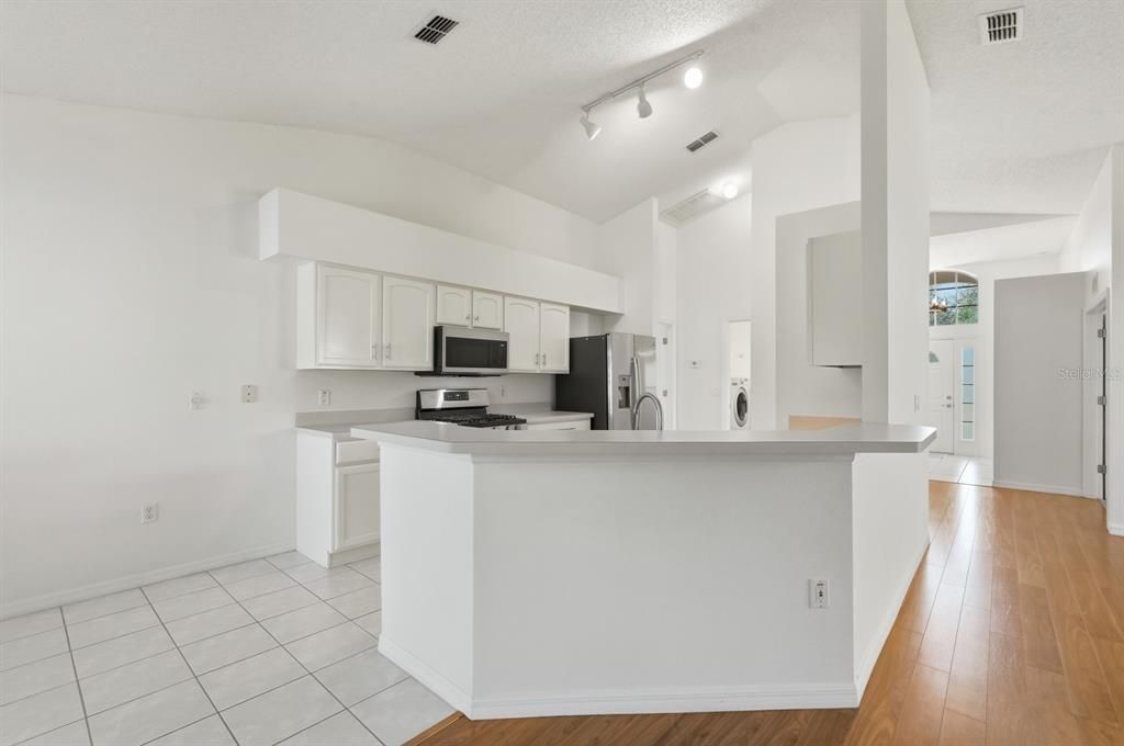 En Venta: $310,000 (3 camas, 2 baños, 1747 Pies cuadrados)