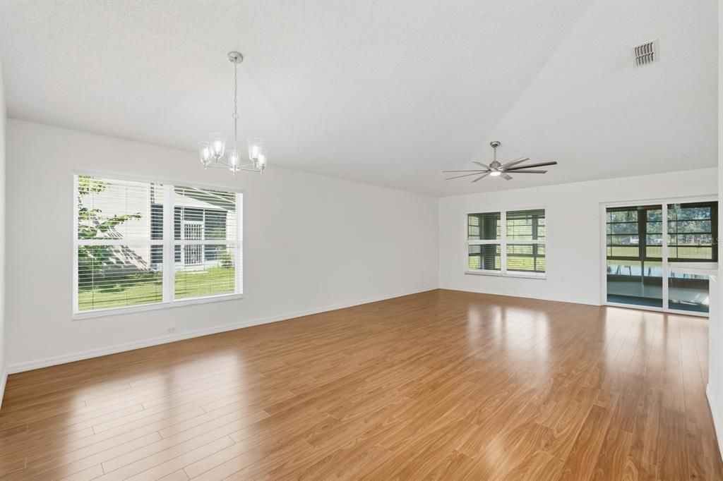 En Venta: $310,000 (3 camas, 2 baños, 1747 Pies cuadrados)