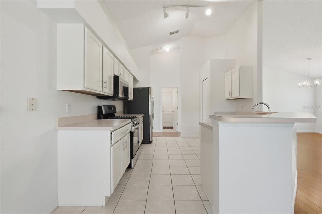 En Venta: $310,000 (3 camas, 2 baños, 1747 Pies cuadrados)