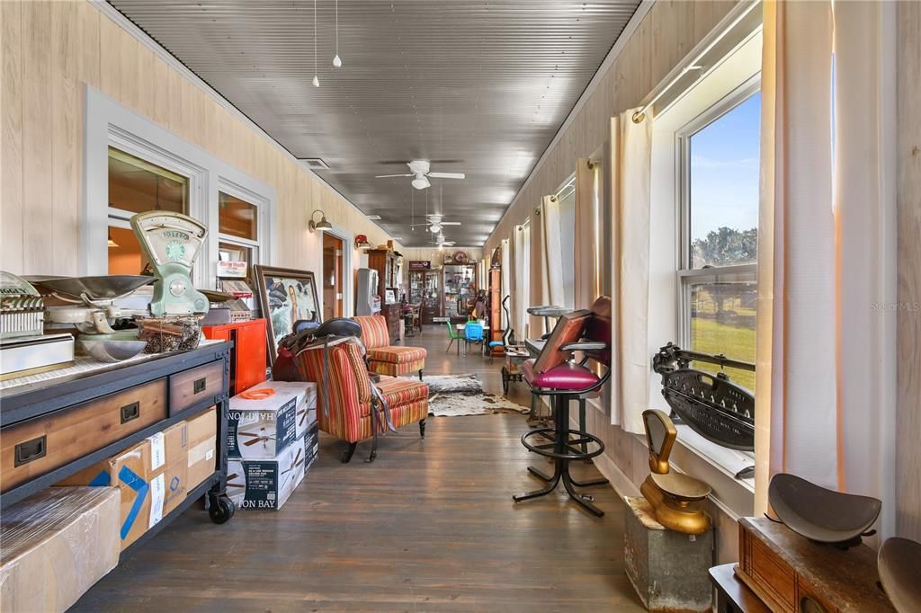 For Sale: $1,550,000 (3 beds, 2 baths, 2776 Square Feet)