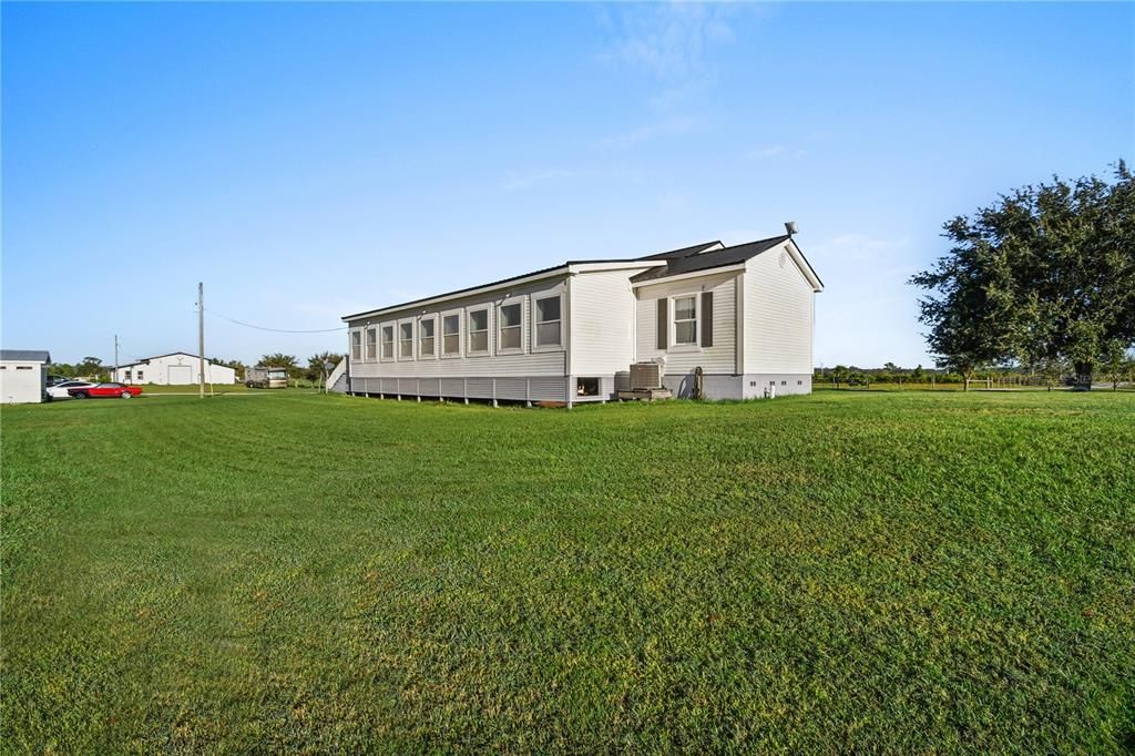 For Sale: $1,550,000 (3 beds, 2 baths, 2776 Square Feet)