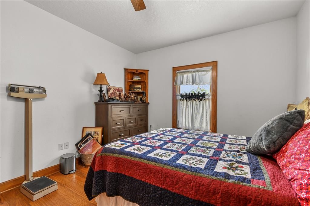 For Sale: $1,550,000 (3 beds, 2 baths, 2776 Square Feet)