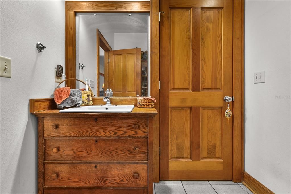 For Sale: $1,550,000 (3 beds, 2 baths, 2776 Square Feet)