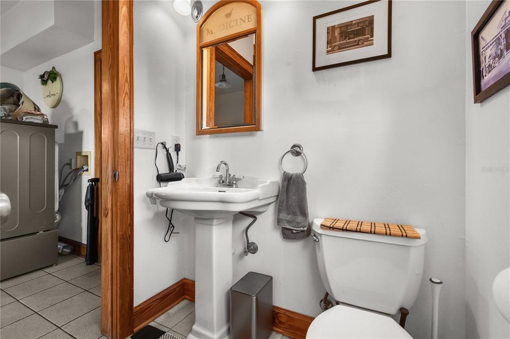 For Sale: $1,550,000 (3 beds, 2 baths, 2776 Square Feet)