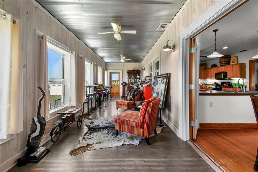 For Sale: $1,550,000 (3 beds, 2 baths, 2776 Square Feet)