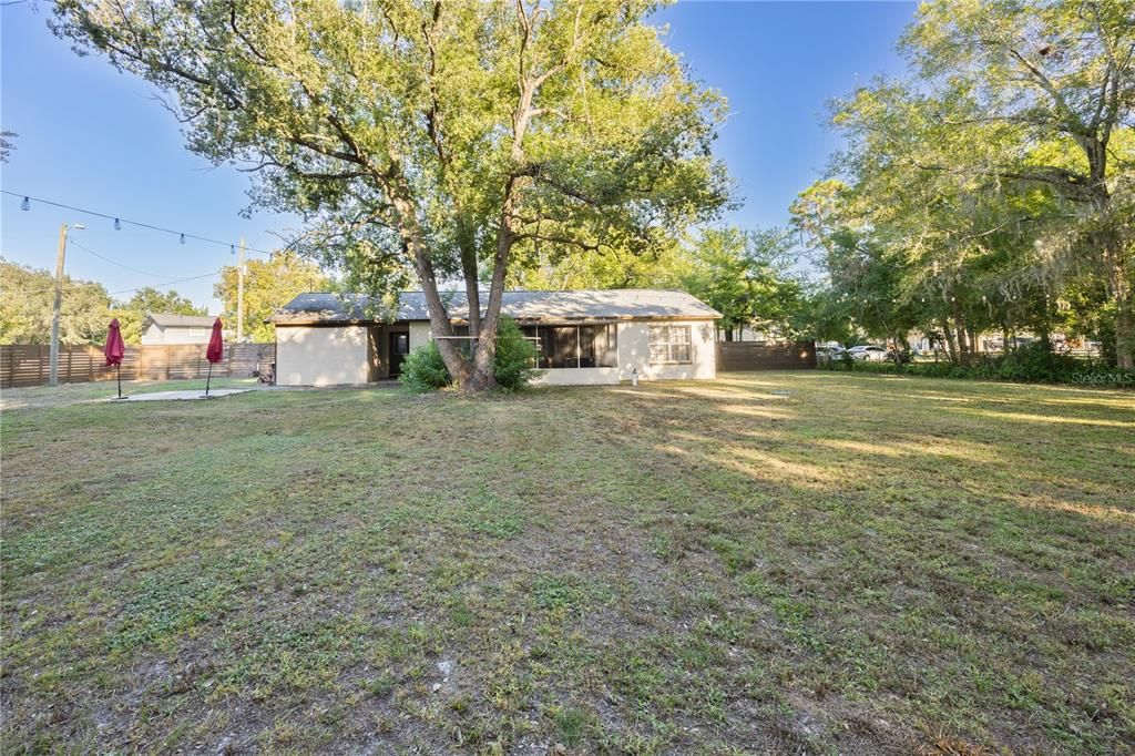 Active With Contract: $410,000 (3 beds, 2 baths, 1270 Square Feet)