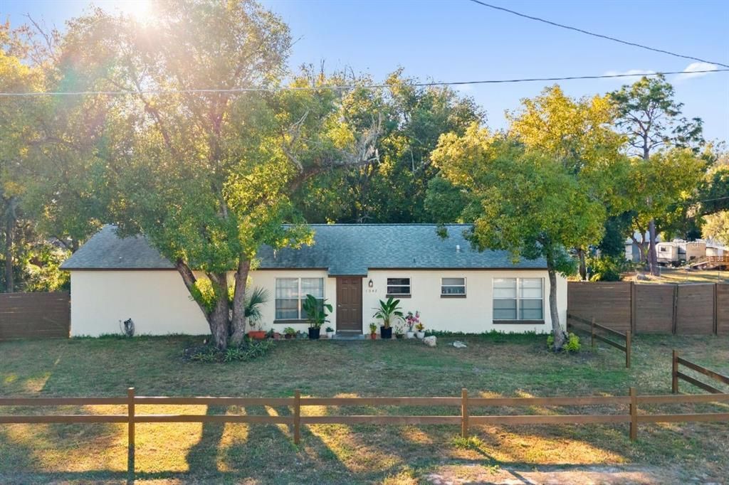 Active With Contract: $410,000 (3 beds, 2 baths, 1270 Square Feet)