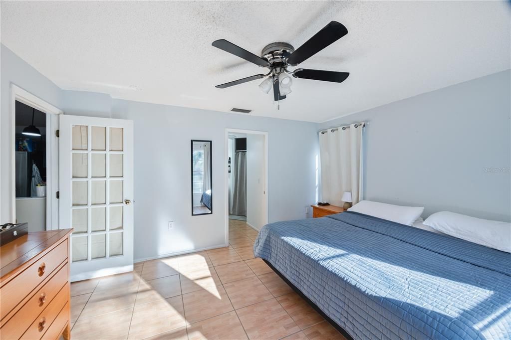 Active With Contract: $410,000 (3 beds, 2 baths, 1270 Square Feet)