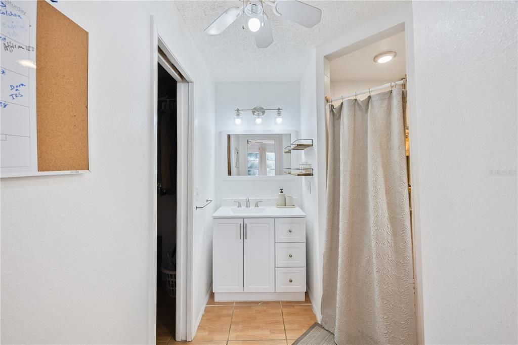 Active With Contract: $410,000 (3 beds, 2 baths, 1270 Square Feet)