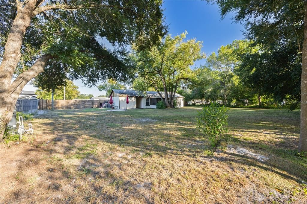 Active With Contract: $410,000 (3 beds, 2 baths, 1270 Square Feet)