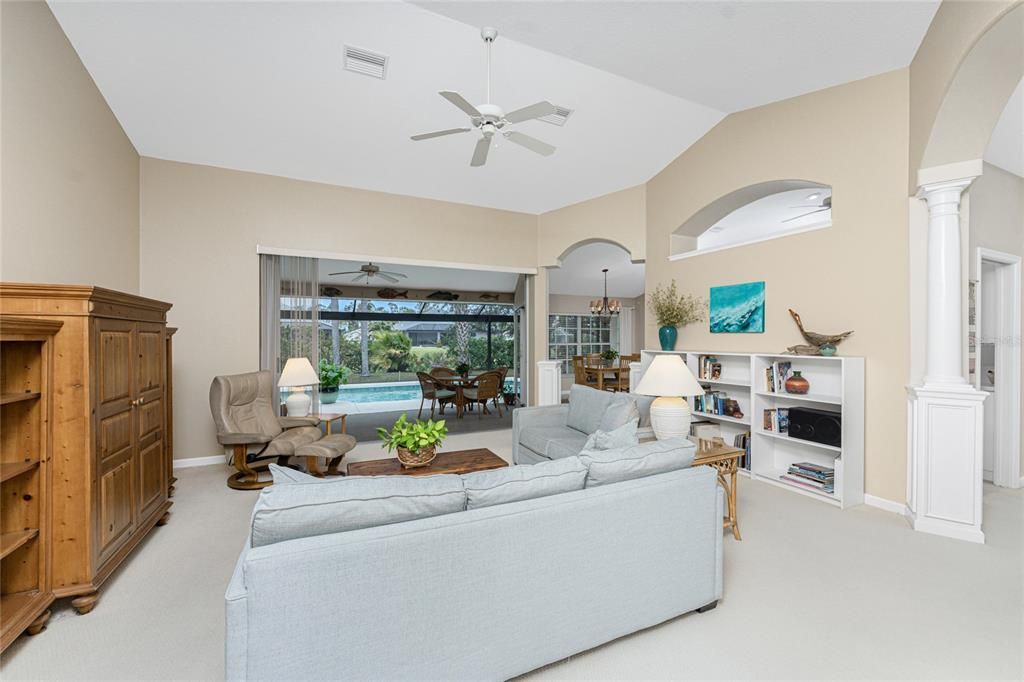 Active With Contract: $400,000 (3 beds, 2 baths, 1910 Square Feet)