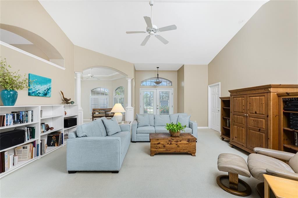 Active With Contract: $400,000 (3 beds, 2 baths, 1910 Square Feet)