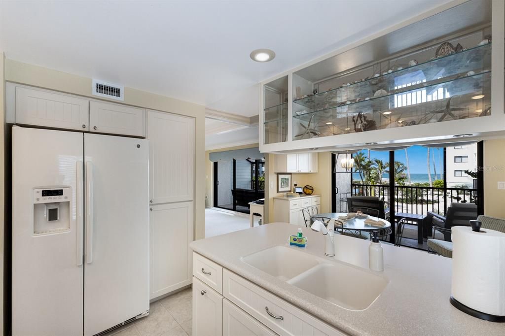 For Sale: $1,325,000 (2 beds, 2 baths, 1407 Square Feet)