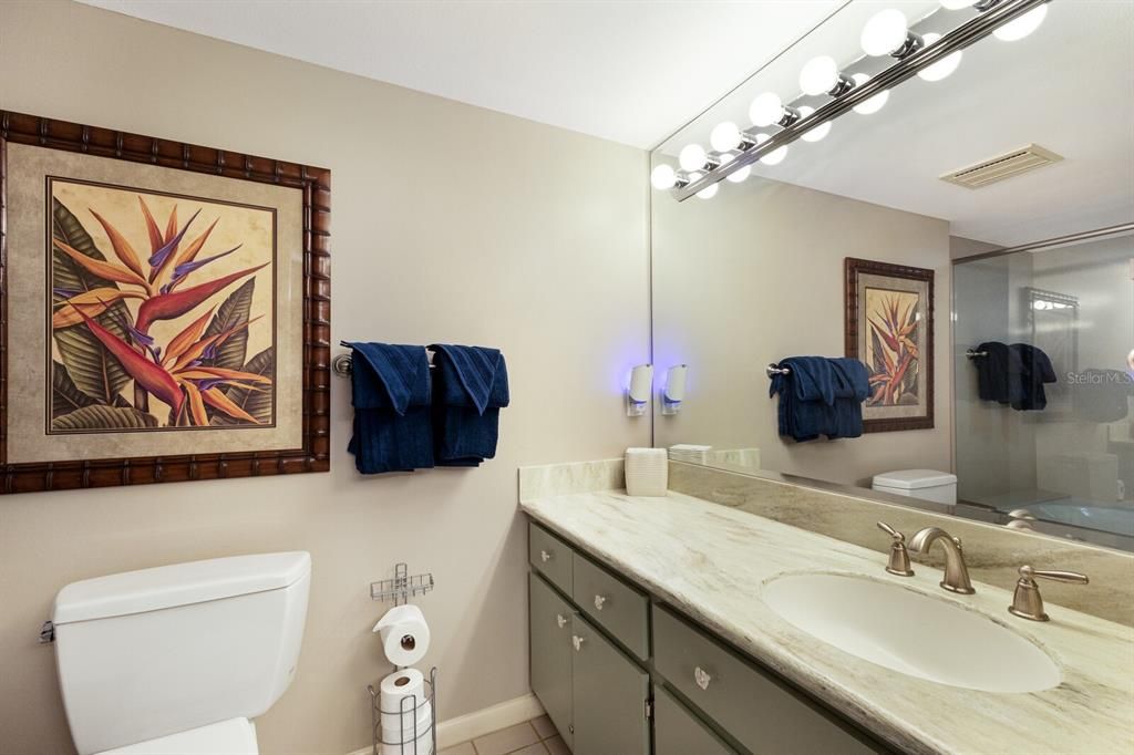 For Sale: $1,325,000 (2 beds, 2 baths, 1407 Square Feet)