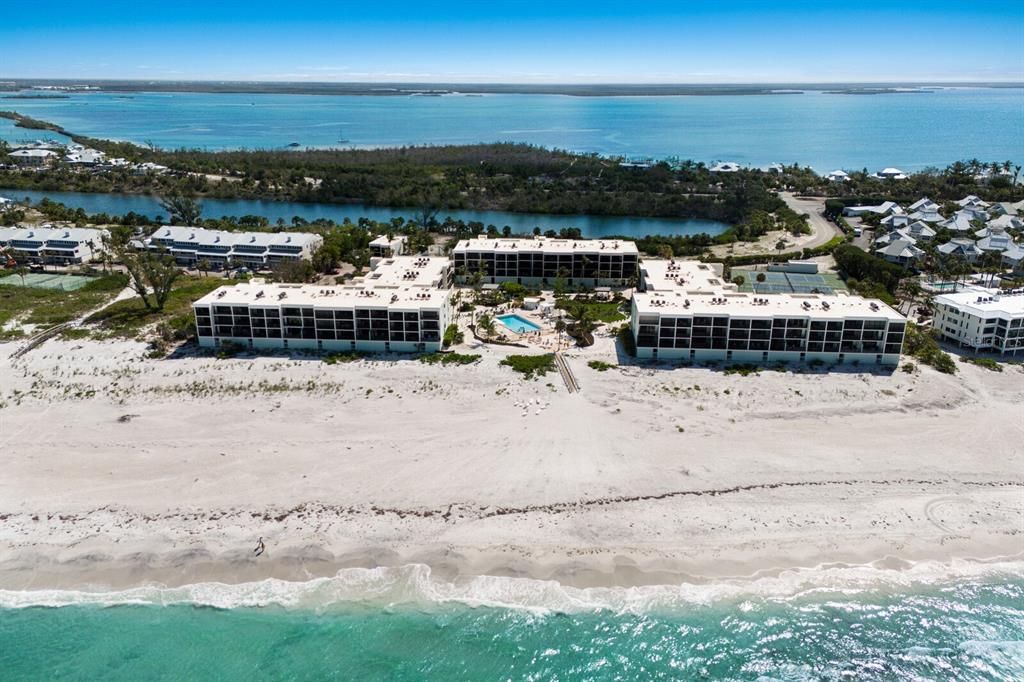 For Sale: $1,325,000 (2 beds, 2 baths, 1407 Square Feet)