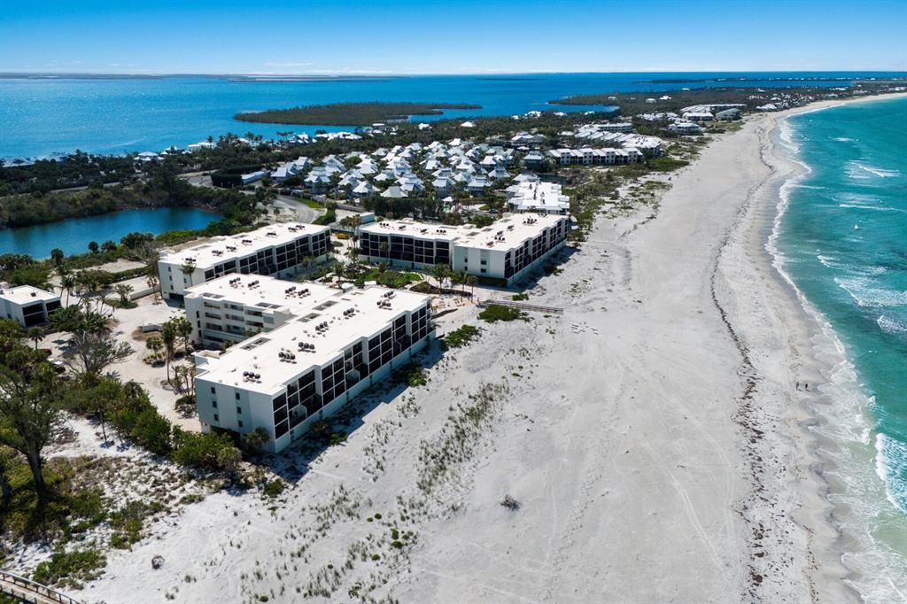 For Sale: $1,325,000 (2 beds, 2 baths, 1407 Square Feet)