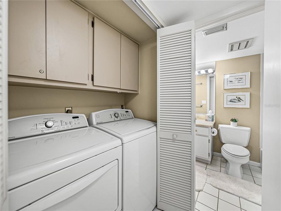 For Sale: $1,325,000 (2 beds, 2 baths, 1407 Square Feet)