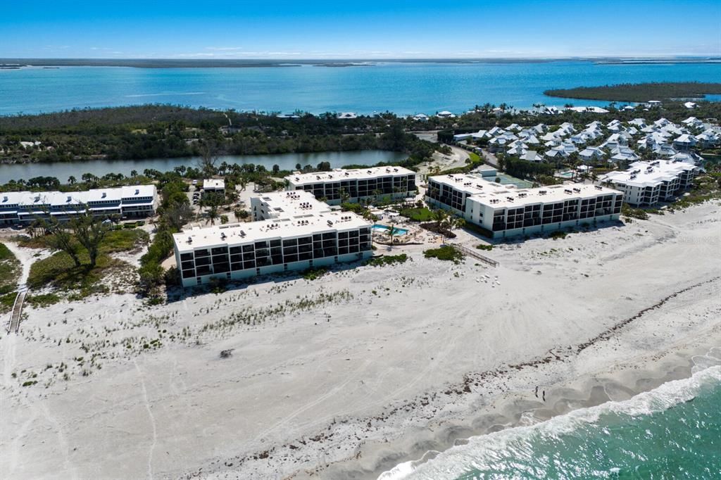 For Sale: $1,325,000 (2 beds, 2 baths, 1407 Square Feet)