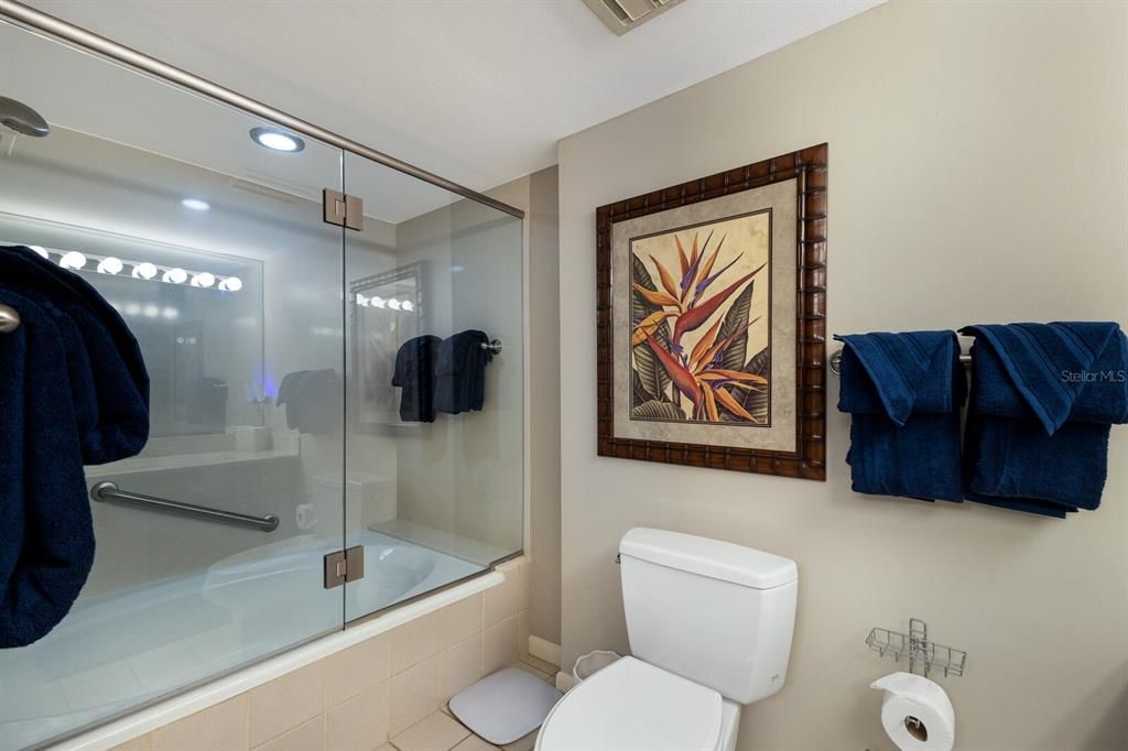 For Sale: $1,325,000 (2 beds, 2 baths, 1407 Square Feet)