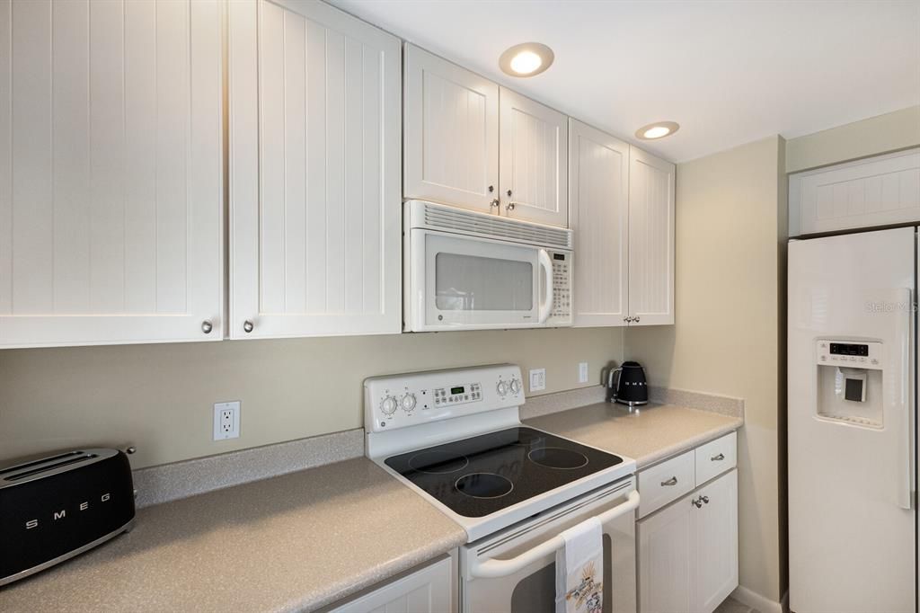 For Sale: $1,325,000 (2 beds, 2 baths, 1407 Square Feet)