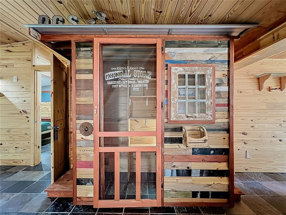 Под контрактом: $485,000 (3 спален, 2 ванн, 1512 Квадратных фут)