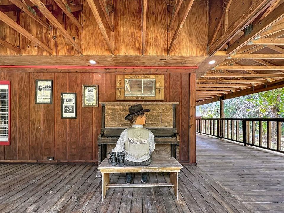 Под контрактом: $485,000 (3 спален, 2 ванн, 1512 Квадратных фут)